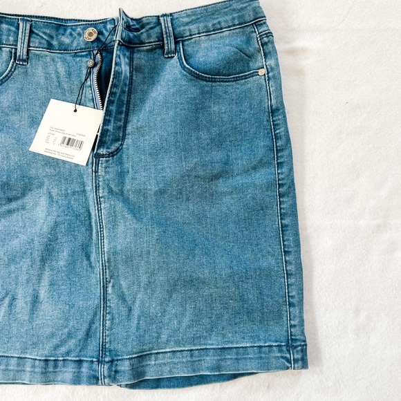 Missguided | Mini Denim - Picture 3 of 7